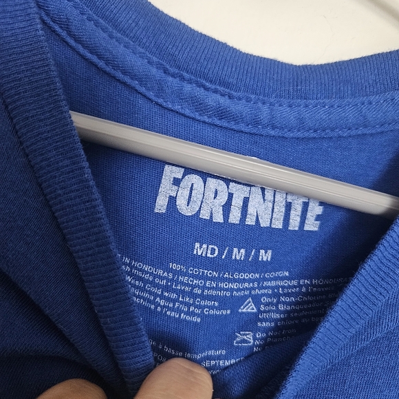 Set of 2 2016 FORTNITE shirts size: 10-12 - Picture 5 of 7